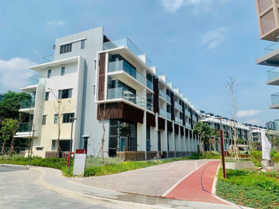 Khu nhà phố compound tại dự án Celadon City, số lượng chỉ 98 căn được bao trọn bởi 16ha CV cây xanh