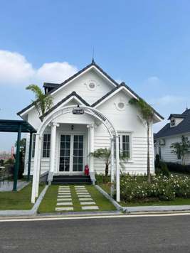 Suất ngoại giao vip dự án Vườn Vua! Biệt thự View 2 mặt hồ sen giá 4,3tỷ full nội thất 5*