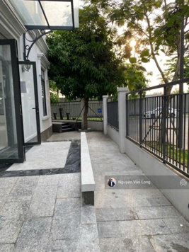 Nhà phố căn góc 2 mặt tiền DT 8x20m, hoàn thiện nội thất cho thuê giá tốt chỉ 30 triệu