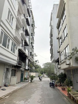 Chính chủ 12 triệu nguyên căn 48 m2 - 5 tầng Ngọc Thụy - ngõ 11m, ô tô đỗ cửa. Nhận nhà ngày