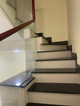 Nhà cho thuê nguyên căn Nguyễn Văn Nguyễn, Tân Định, Q1, 1 trệt 3 lầu, tiện nghi, DTSD 120m2