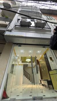 Phố Cát Linh, Đống Đa. Nhà 5 tầng x 25m, mặt ngõ thông, kinh doanh, giá 4.5 tỷ