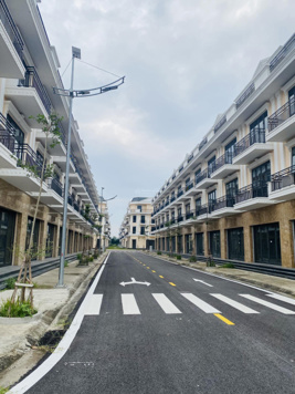 Duy nhất 1 căn hàng ngoại giao Vietsing Square KĐT VSIP giá cắt lỗ chỉ 4,xx tỷ trục thông mặt ốp đá