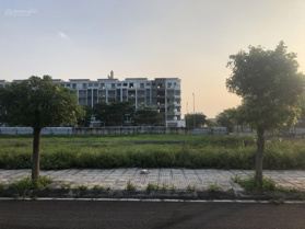 Mình cần bán lô đất đẹp LK3 Vườn Hồng, dự án Từ Sơn Garden City - Mặt sau shophouse, nhìn ra hồ
