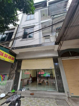 Nhà 4 tầng hiện đại mặt đường QL18A Phường Quang Trung TP. Uông Bí (4mx17,5m) giá: 3 tỷ