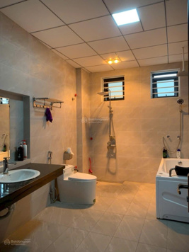 Nhà mặt phố Quang Trung - Đông Vệ. Diện tích: 303m2. Mặt tiền 6.2m(nở hậu). Giá chào: 25 tỷ