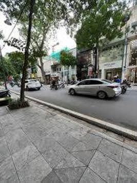 Bán nhà mặt đường Trịnh khả, Phường Đông Vệ TP Thanh Hóa giá 110tr/m2