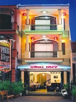 Khách sạn mặt tiền trung tâm đường Lý Thường Kiệt 20p