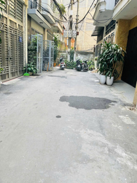 BÁN GẤP NHÀ TRIỀU KHÚC - PHÂN LÔ - Ô TÔ NGỦ TRONG NHÀ - NHÀ ĐẸP LONG LANH - NGÕ RỘNG 4M