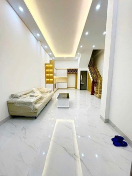 Ngõ đẹp nhất Văn Cao - Thẳng tắp - 30m ra oto dừng đỗ - Dân xây chắc chắn