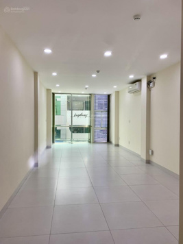 Cho thuê 3 tầng tại tòa nhà 294 Huỳnh Văn Bánh, P. 11, Q. Phú Nhuận, TP. HCM; 25 triệu