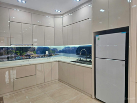 Bán nhà mặt Phố Đông Quan mặt tiền khủng gần 6 m , thang máy chạy vèo vèo