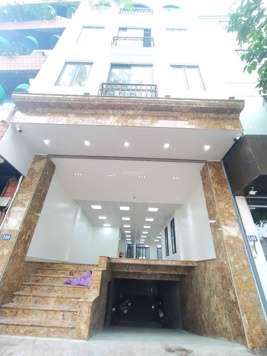 Cho thuê văn phòng mặt phố Đống Đa - Hoàng Cầu 160m2 giá chỉ 45 triệu/tháng