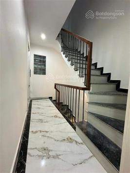 Nhà đẹp phố Minh Khai - ở luôn - có thang máy - sân chung rộng rãi 36m2 - 8.5 tỷ