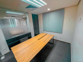 Chính chủ cho thuê văn phòng ở Nguyễn Khang có vách ngăn các phòng y ảnh