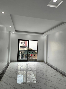 Bán nhà phố Hoàng Đạo Thành, quận Thanh Xuân giá cực tốt - Nhà xây mới 7 tầng giá 13,3 tỷ