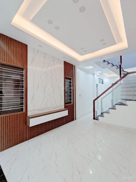 Nhà Bồ Xuyên ô tô đỗ cửa + gần chợ Đề Thám