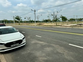  Vị trí Hiếm Đất mặt tiền QL13, DT302m²-SỔ HỒNG TRAO TAY- Bên cạnh TTHC bàu bàng,Giá chỉ 13Tr/m2