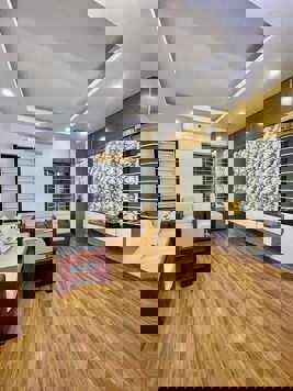 BÁN NHÀ PHÁO ĐÀI LÁNG - TRUNG TÂM ĐỐNG ĐA - 40M 5 TẦNG 7,2TỶ - NHÀ ĐẸP FULL NỘI THẤT