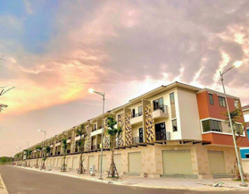 Cho thuê BT 4PN, Cho thuê BT 4PN, 4WC, 100m2 tại Sun Casa Central, Vĩnh Tân, Tân Uyên, 12 triệu VND