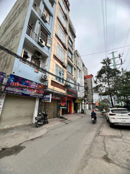 Cho thuê nhà riêng nguyên căn kinh doanh, ngõ 2 Đình Thôn, 2 MT, mặt phố Phạm Hùng