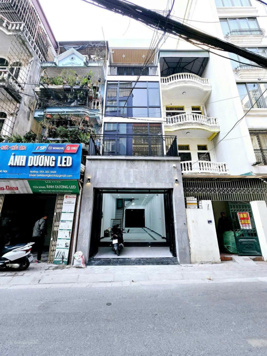 Nhà mặt phố Nguyễn Viết Xuân, gần Ngã Tư Sở, 70m² x 4T, nở hậu, kinh doanh tốt, sổ đẹp