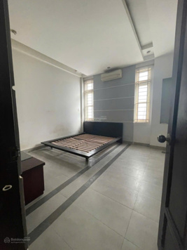 Bán Gấp giá rẻ căn nhà phố Hưng Gia, 6m*18,5m, 3 lầu ngay mặt tiền đường số 2, Phú mỹ hưng