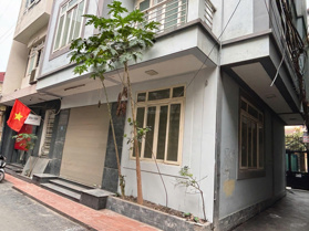 Chính chủ cho thuê tầng 1 nhà căn góc mặt ngõ siêu sầm uất phố Xuân Thủy, Cầu Giấy