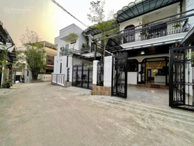 Nhà 3 tầng trung tâm thành phố full nội thất thiết kế hiện đại giá 3, x tỷ