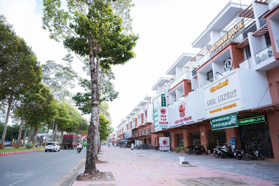 Nhà 2 mặt tiền có view công viên thoáng mát