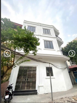 Chính chủ bán nhà Hà Trì, Hà Đông 3 tầng 45m2 sổ + 6m2 sân. Lô góc . Tổng 4 ngủ. Giá 7,6 tỷ