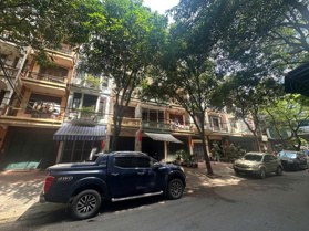 Chính chủ cần bán gấp nhà Phố Mạc Thái Tổ 56m2 x 2 mặt thoáng đường rộng giá 22 tỷ.