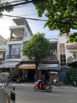 Cần tìm chủ mới cho căn nhà mặt phố