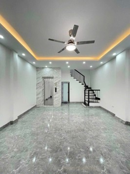 Nhà đẹp Ngọc Hà 6 tầng thang máy x mặt tiền to đẹp 4.7M - Ngõ thoáng sáng và thông Hoàng Hoa Thám.