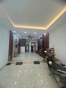 Căn duy nhất Cầu Giấy - 6 tầng thang máy ngõ ô tô. 38m giá 9 tỷ