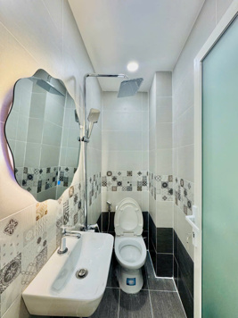 Vị trí vàng - đường 8m cách MT Phạm Văn Đồng 30m! Nhà 4 tầng BTCT 41m2. Khu đồng bộ, dân trí cao