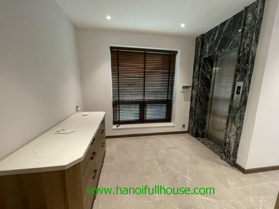 Biệt thự rộng rãi 5 phòng ngủ, đầy đủ nội thất thang máy, ở mặt Hồ Tây cho thuê ở, cafe, nhà hàng