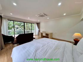 Biệt thự siêu khủng 700m2, sân vườn rộng, 4 phòng ngủ ở Tây Hồ cho thuê có bảo vệ 24/7