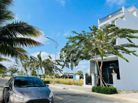 Đất nền cách EcoRetreat 500m,sổ sẵn, xây dựng tự do, full thổ cư chỉ 1,99 tỷ/nền.LH 0909 407 949