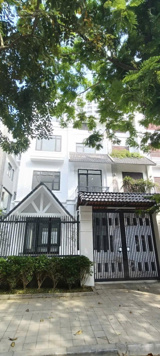 Cho thuê Biệt Thự Tố Hữu,KĐT Nam Cường .Dương Nội .Hà Đông.DT 230m2*3,5T+Hầm.mới 100%.Giá 40 Triệu.