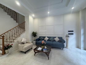 BẤT ĐỘNG SẢN DÒNG TIỀN, NHẬN NHÀ Ở NGAY CHỈ VỚI NHỈNH 11 TỶ, KẾ NGAY CỔNG VỊNH BIỂN