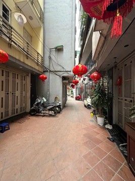 Nhà đẹp Lạc Long Quân 6 tầng x mặt tiền 4M - 2 thoáng trước sau - Ngõ nông, gần ô tô đỗ