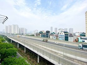 MẶT PHỐ PHẠM VĂN ĐỒNG - 36M M X 9T THANG MÁY - MT 6.4M - VỈA HÈ MÊNH MÔNG