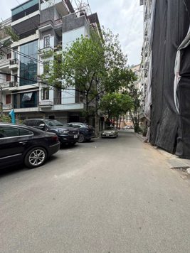 PHÂN LÔ TRUNG KÍNH - 72M x 5T - MT 5M - Ô TÔ TRÁNH - CÓ VỈA HÈ - KHÔNG VƯỚNG CỘT ĐIỆN