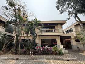 Biệt thự đủ đồ, 3 phòng ngủ, hiện đại ở Tây Hồ cho thuê, 2 tầng, thoáng đẹp yên tĩnh, xe thoải mái