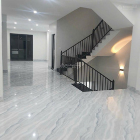 Cho thuê biệt thự khu đô thị Dương Nội, Hà Đông nhà hoàn thiện, dt 225m2 đường 30m. Giá 20 triệu