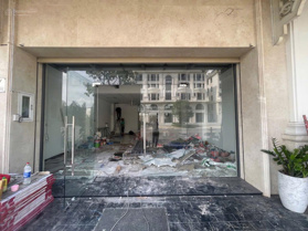 Cho thuê trệt lửng mặt tiền Đinh Thị Thi KĐT Vạn Phúc giá 29tr