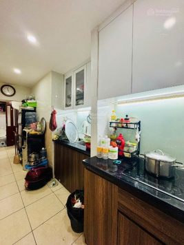 Chính chủ cho thuê phòng đơn full đồ. Cạnh 61 Hoàng Cầu Đống Đa HN. Phân lô ôtô. Chỉ từ 1.9tr-2.4tr