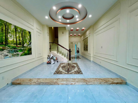 Cho thuê nhà mặt tiền kinh doanh ngay KDC Khang Điền, Bình Chánh có thang máy