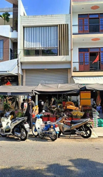 Nhà mặt tiền đường lớn - ngay trung Tâm Bình Chánh - sổ hồng riêng